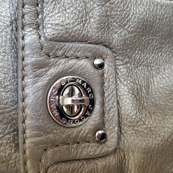 Marc by Marc Jacobs Handbag - Picture 7 of 9